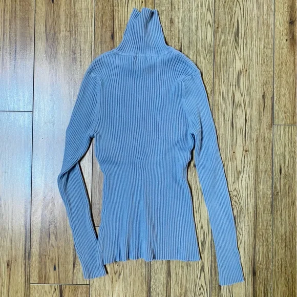Grey Ribbed Turtleneck 🐢 - Picture 4 of 5